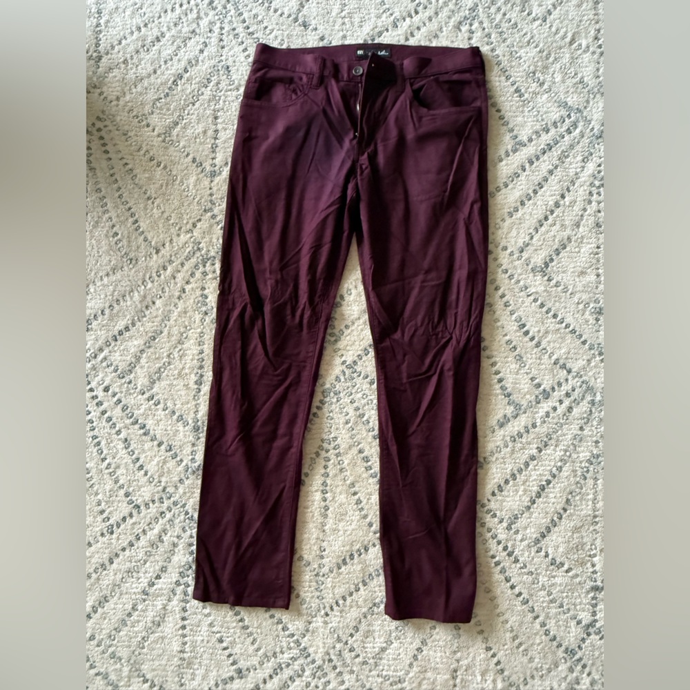 Men’s Travis Mathew pants size 32 great condition